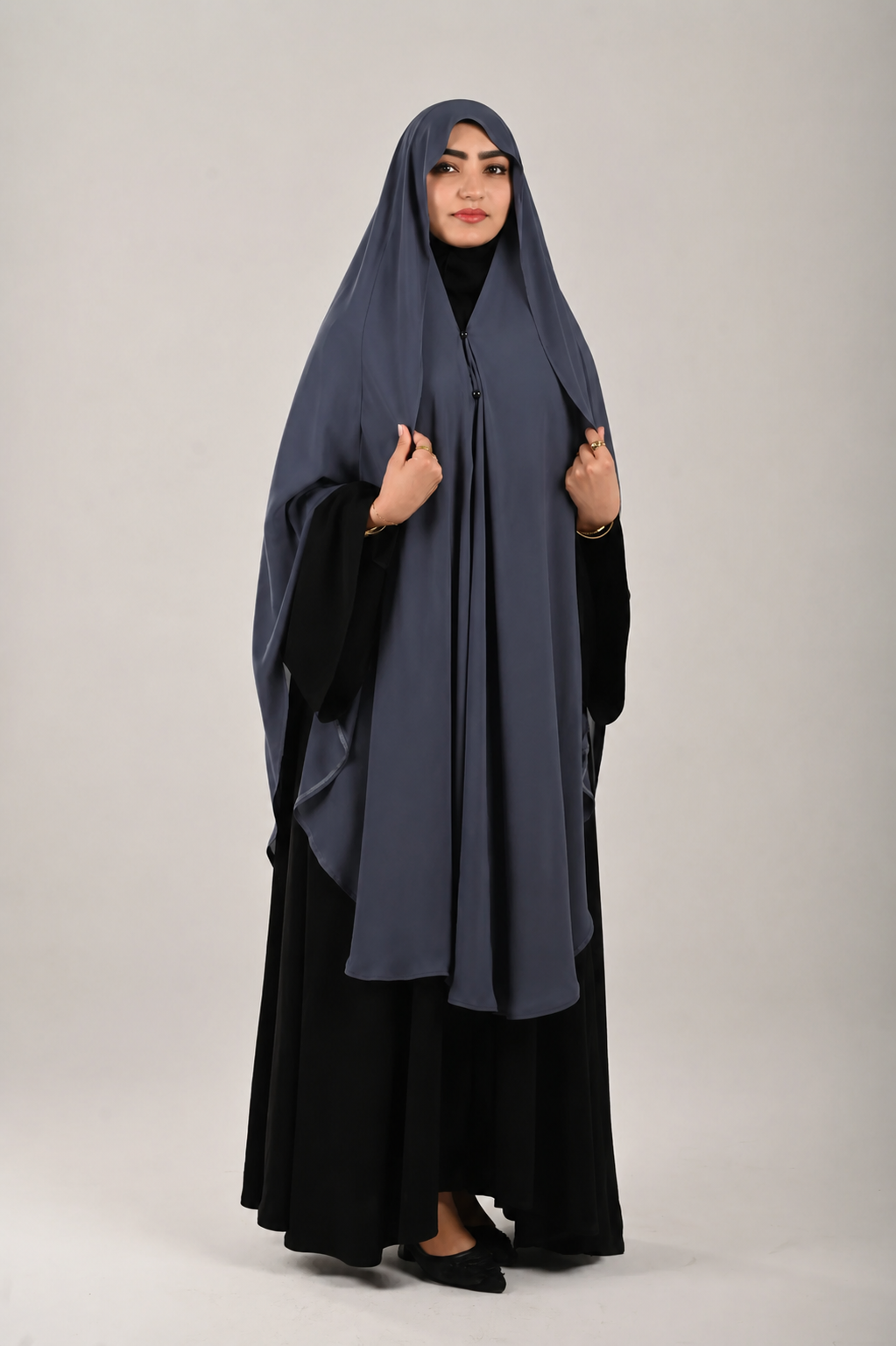 وشاح رمادي