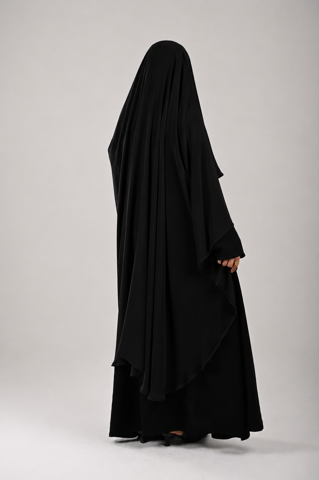 وشاح اسود