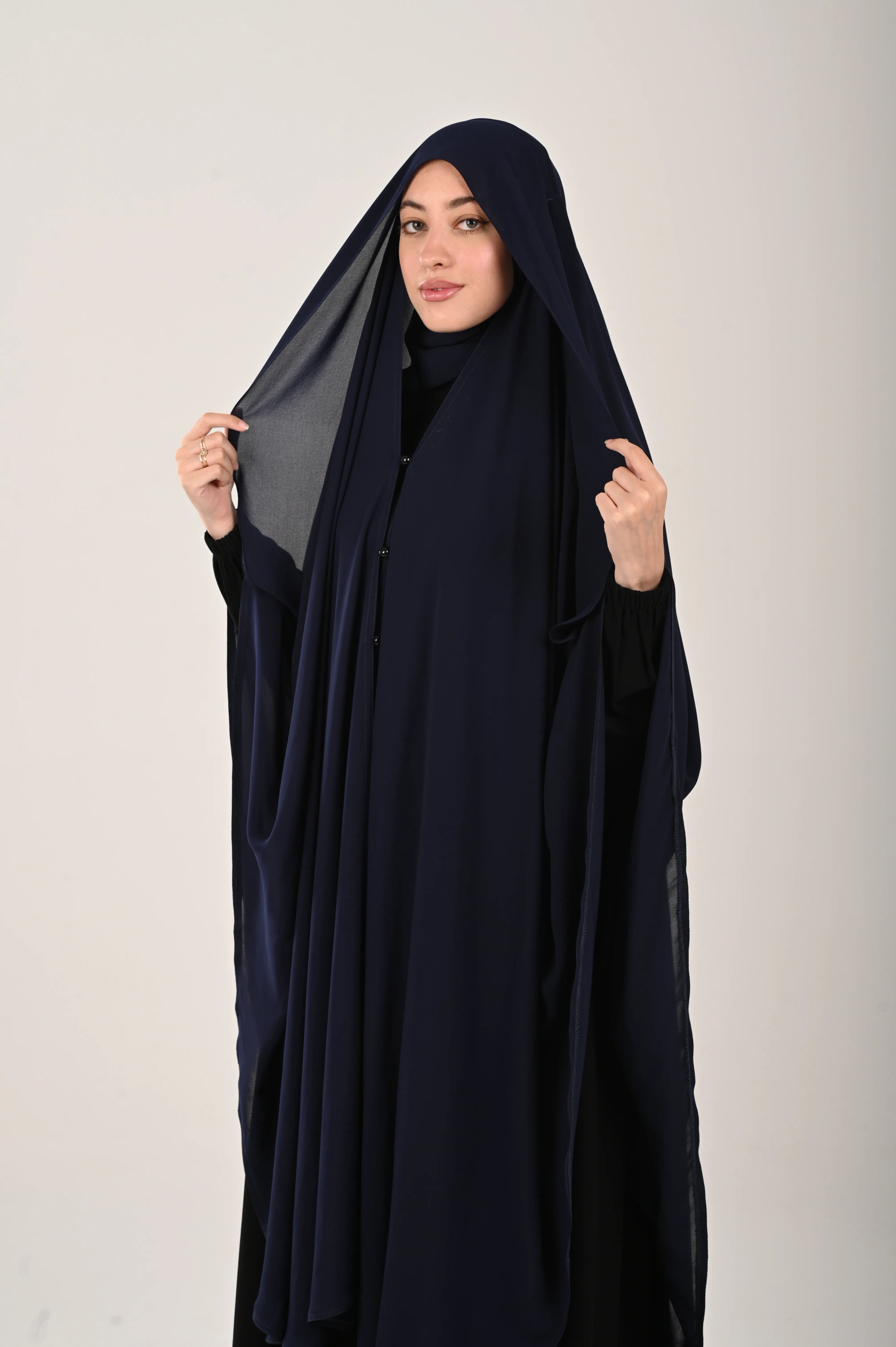 وشاح كحلي