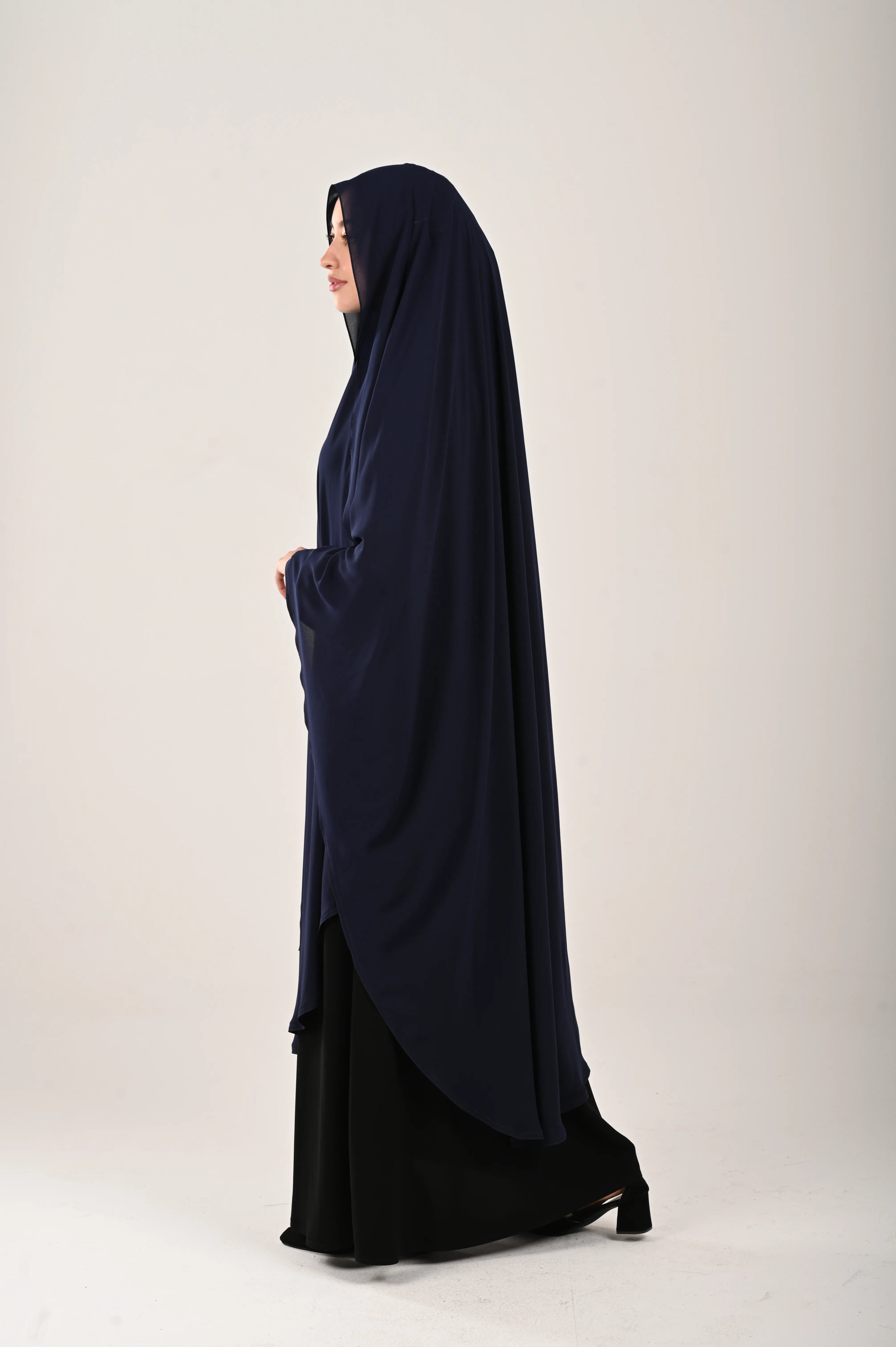 وشاح كحلي