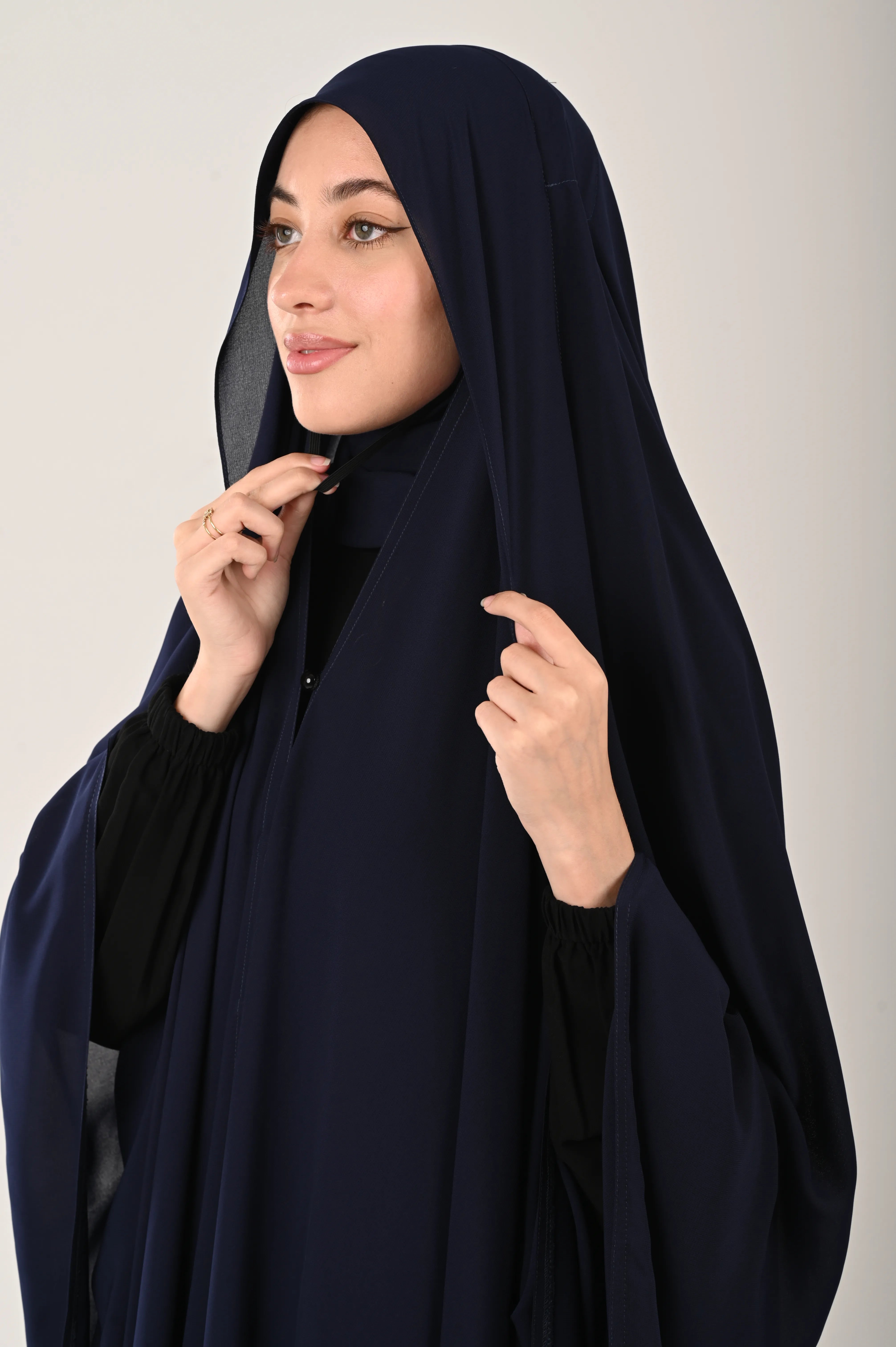 وشاح كحلي