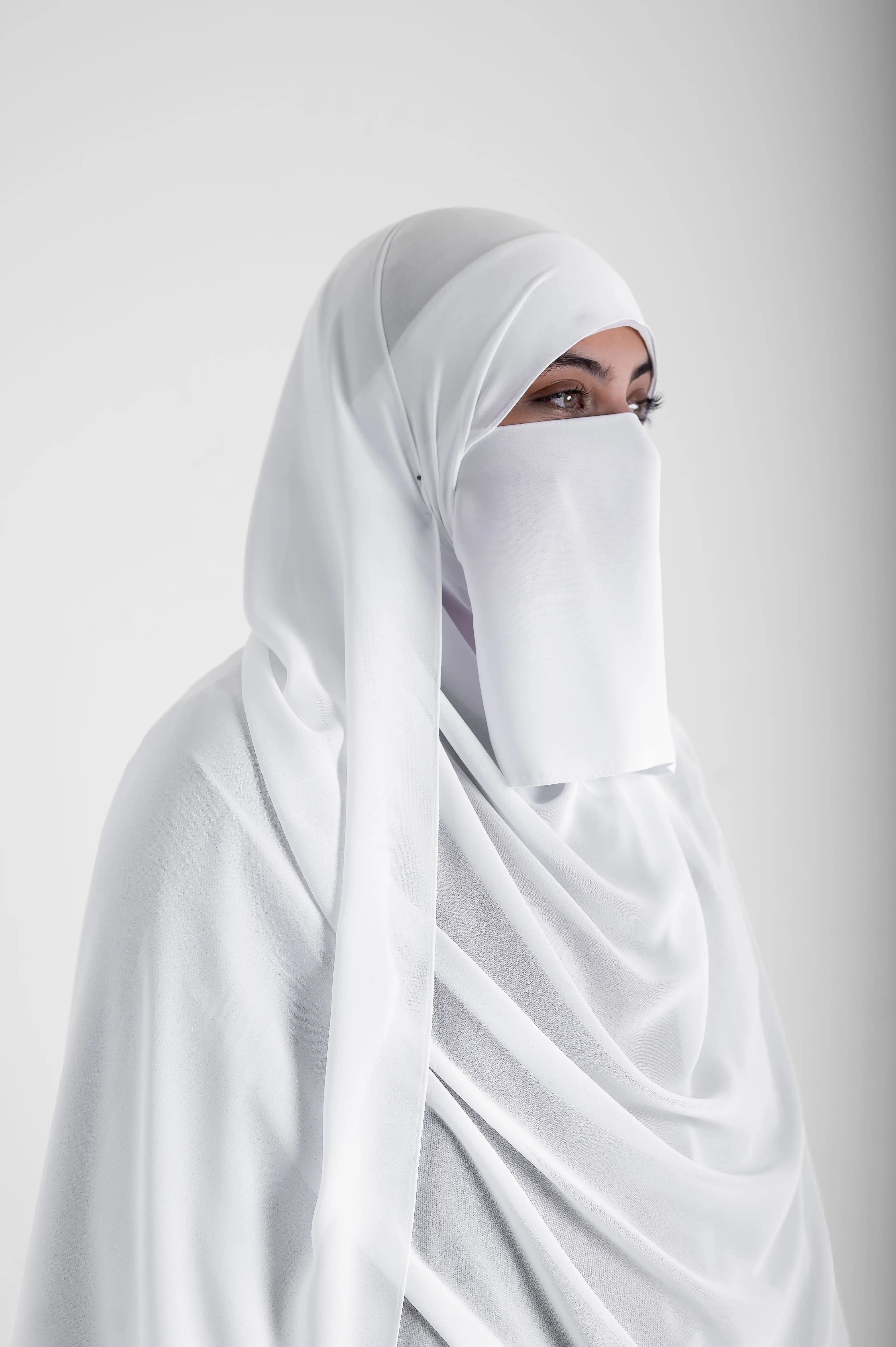 نقاب اللثمة