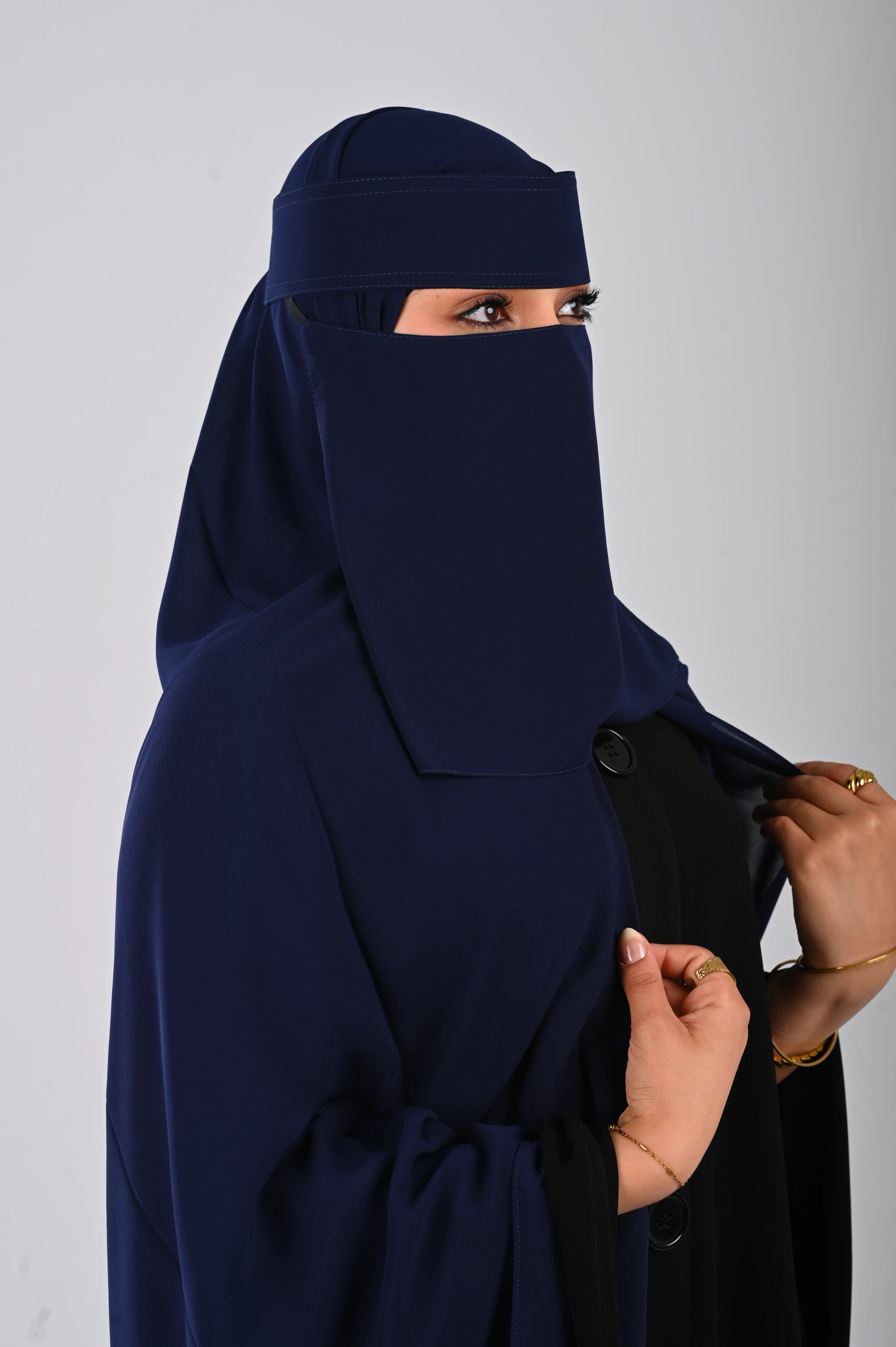 نقاب كحلي