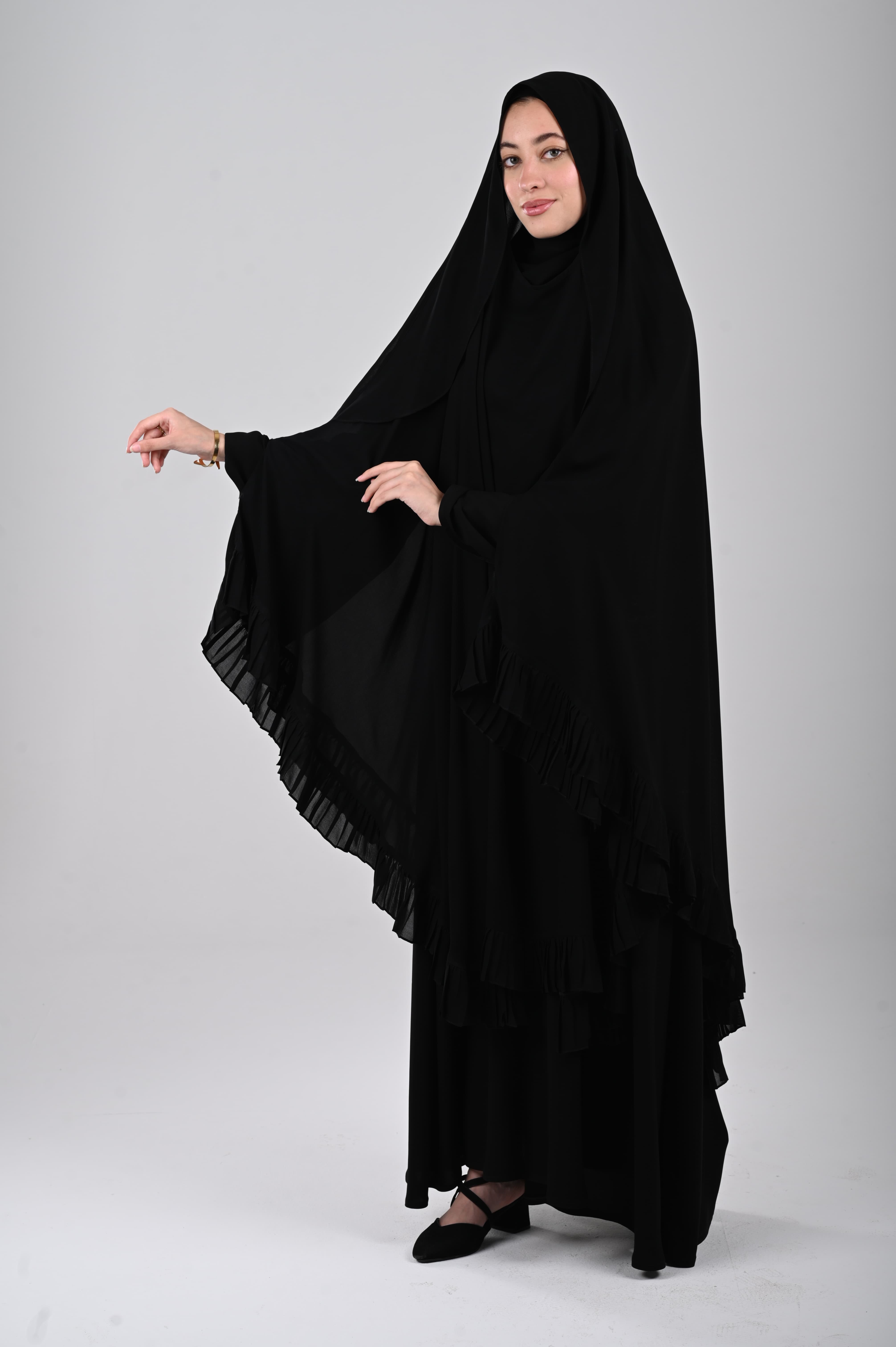 وشاح كرانيش أسود