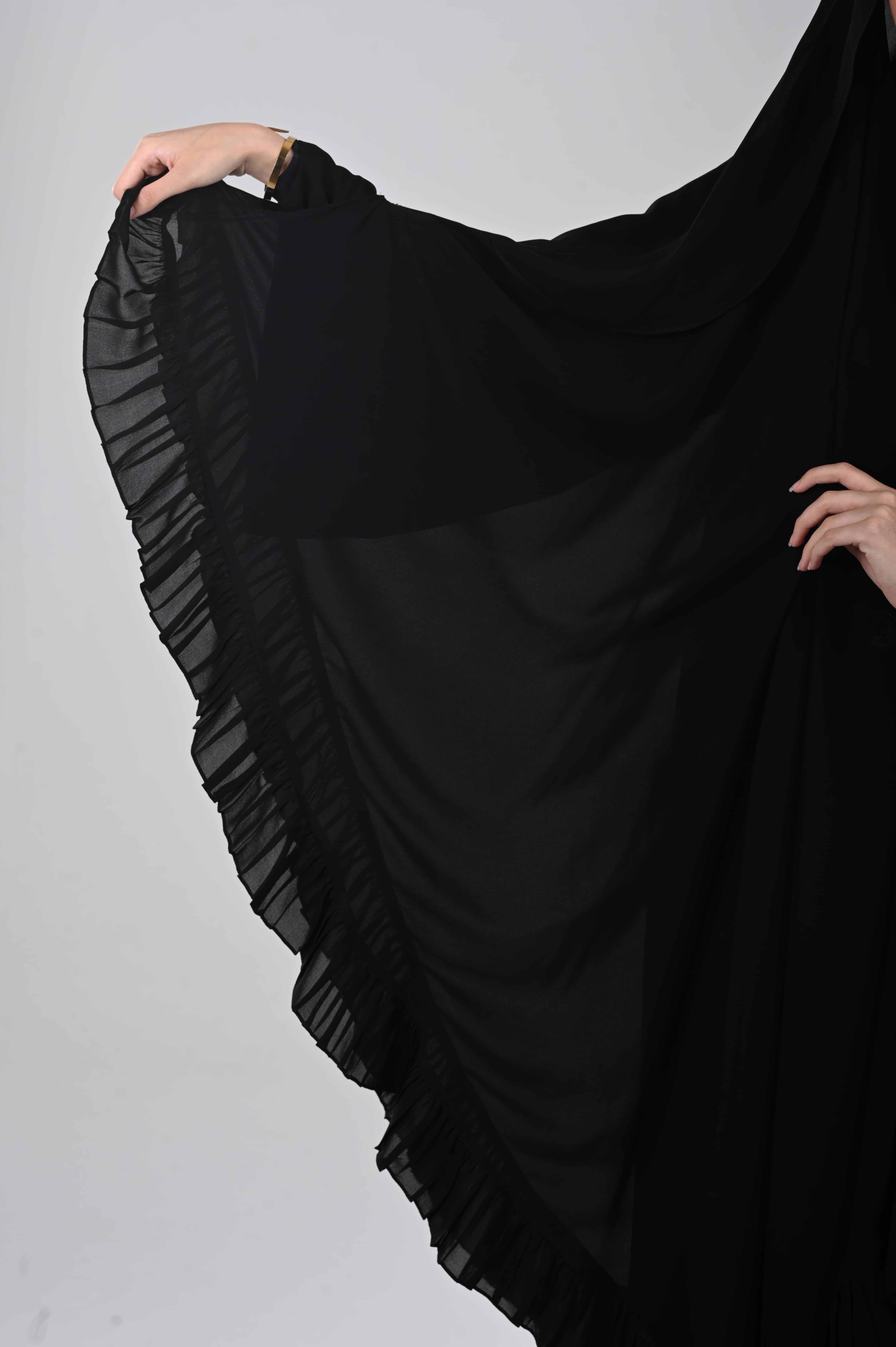 وشاح كرانيش أسود