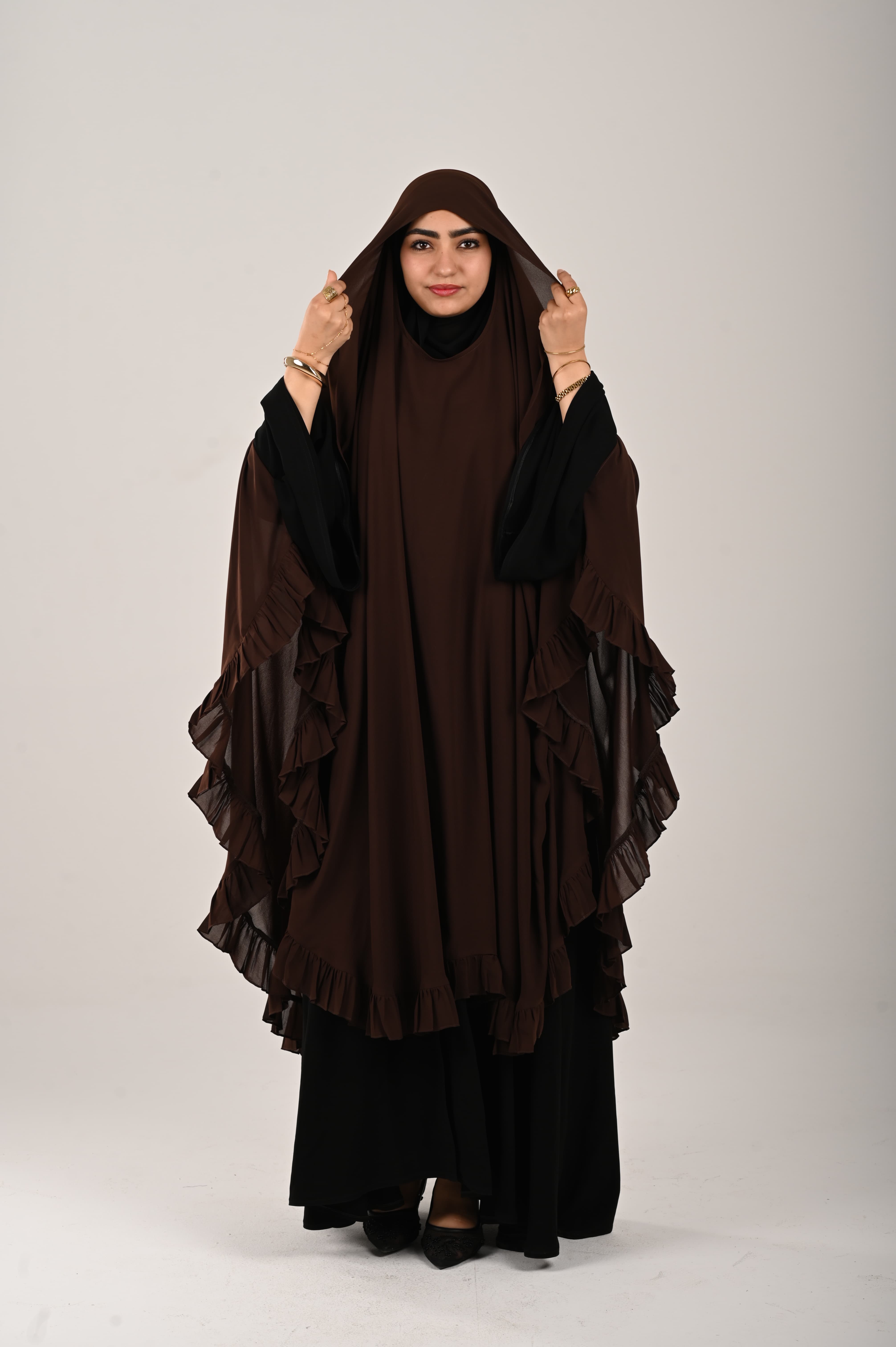 وشاح كرانيش بني غامق