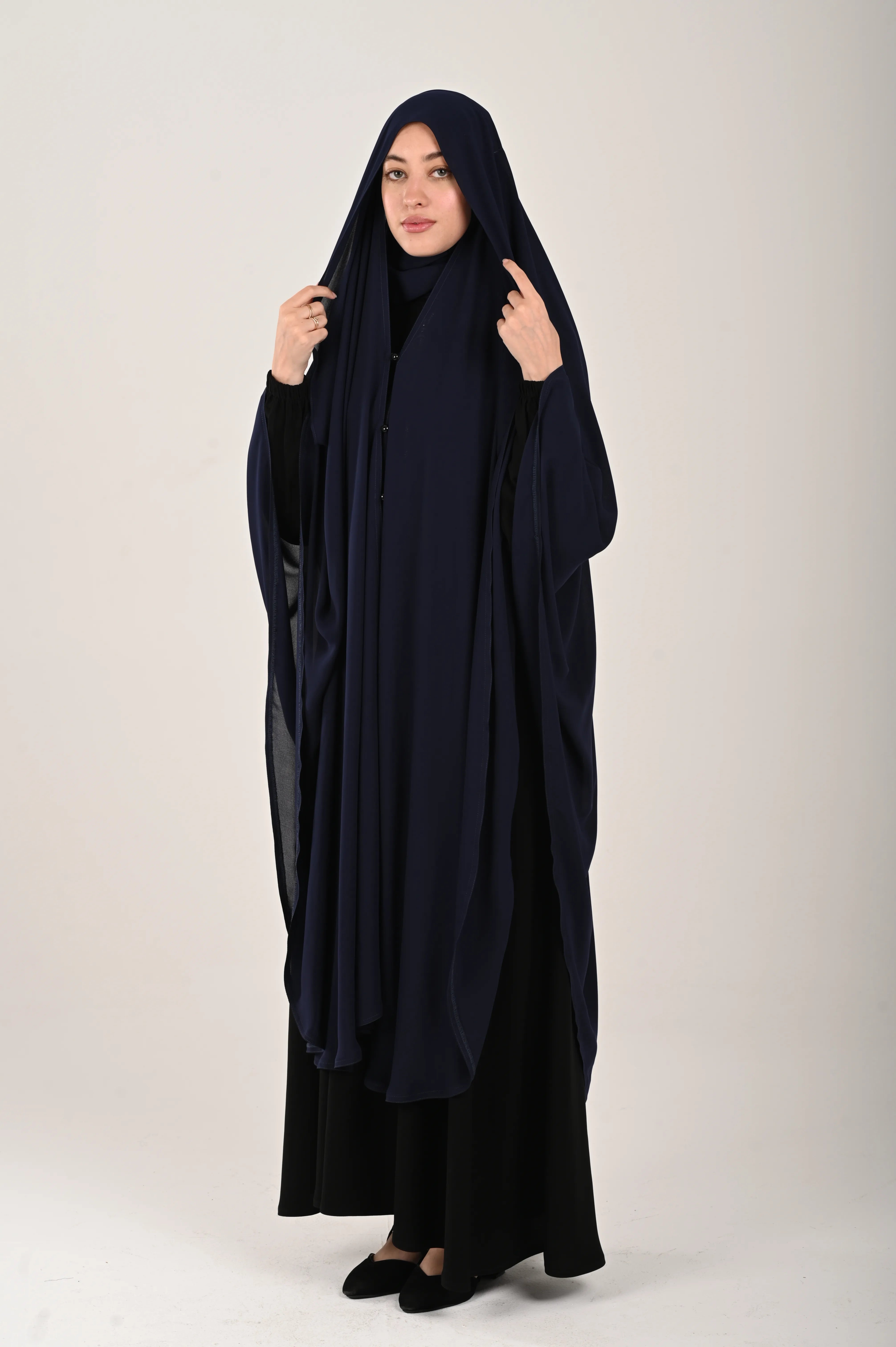 وشاح كحلي