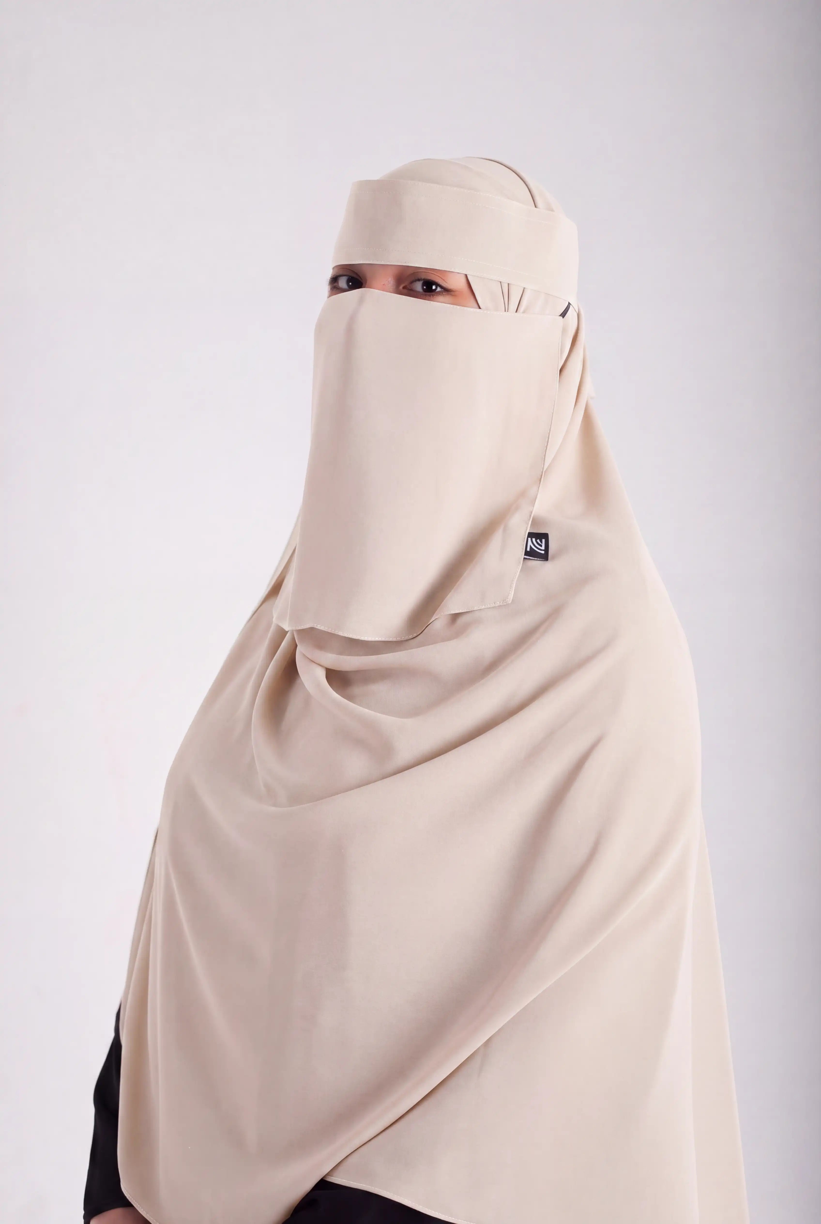 نقاب بيج